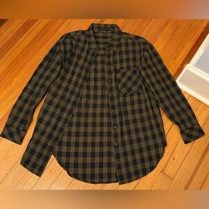 Sanctuary Size M Women’s plaid button down shirt